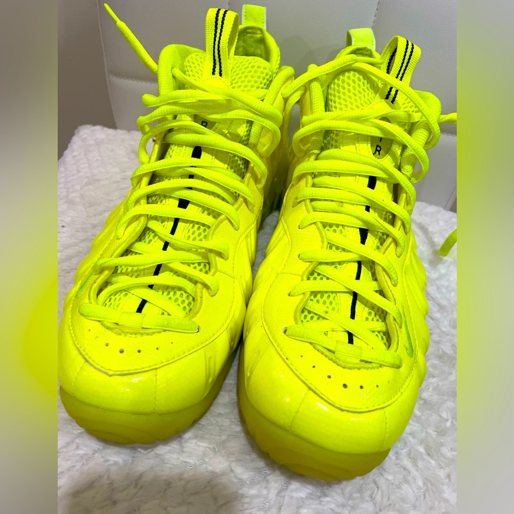 Sold)Nike air foamposite pro “volt” 2022